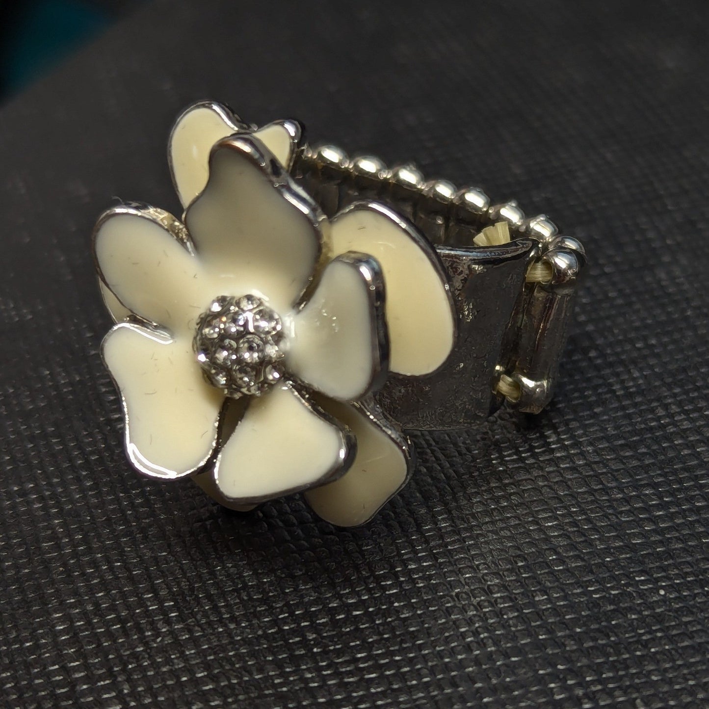 New Flower Ring Off White Enamel Silver Tone Stretch Band Enamel Rhinestones