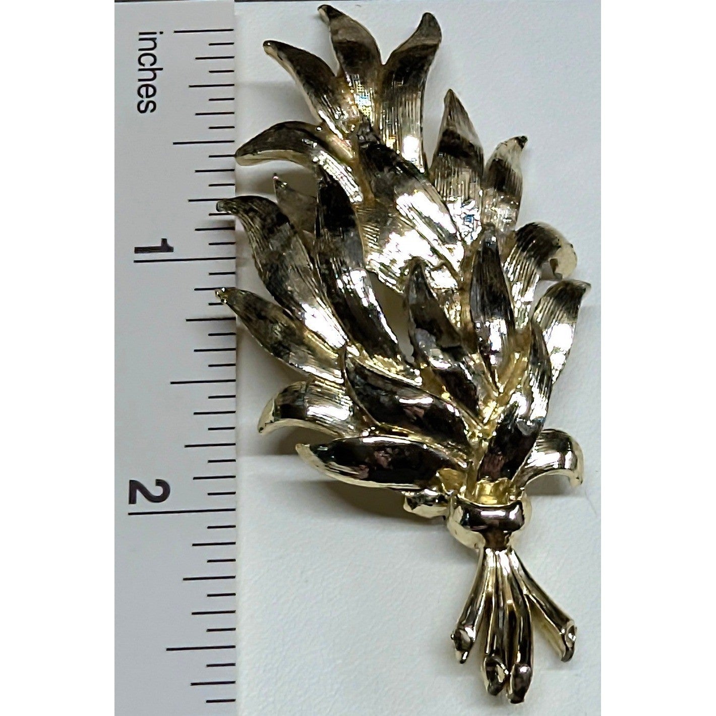 Vintage Leaf Wheat Sheaf Brooch Pin Gold Tone Textured Harvest