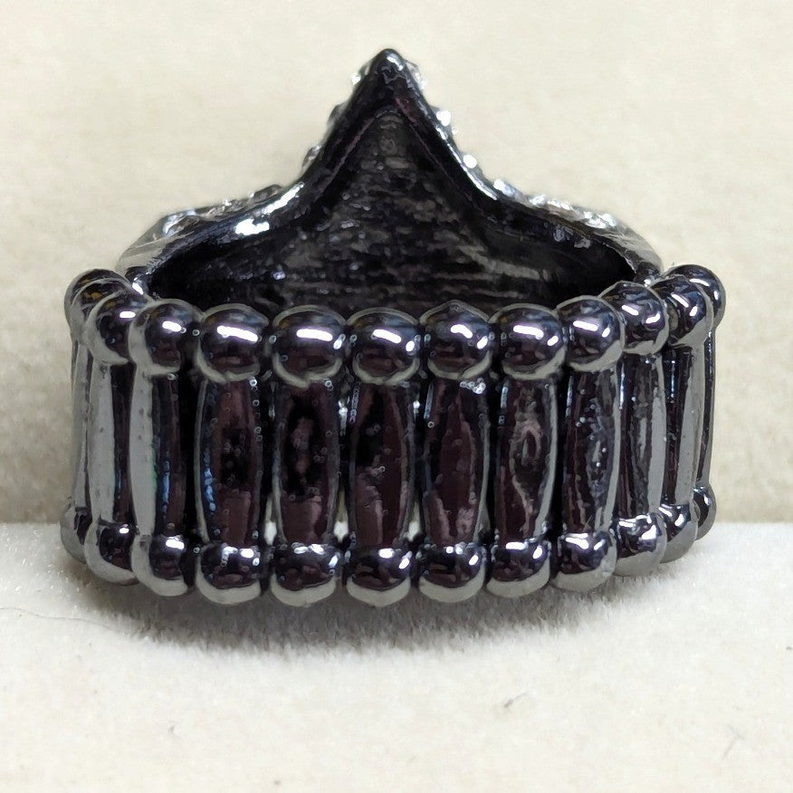 New Star Clear Rhinestone Ring Black Gunmetal Stretch Band Pave