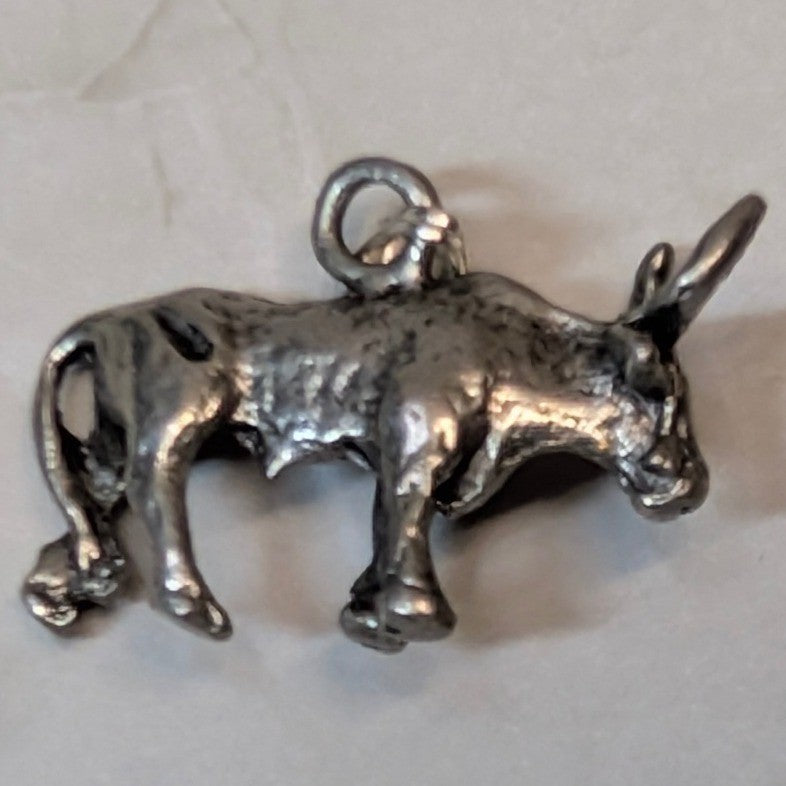 Vtg Bull Ox Pendant Charm SilverTone SouthWestern Taurus Longhorn Farm Americana