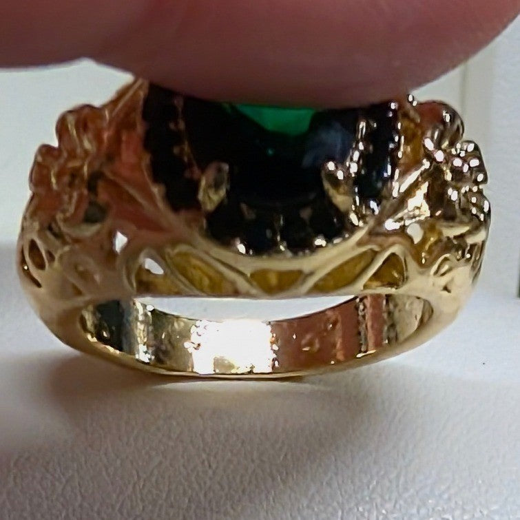 New GoldTone Green Stone Oval Cut Statement Ring Size 7.5 Filigree Band Chunky