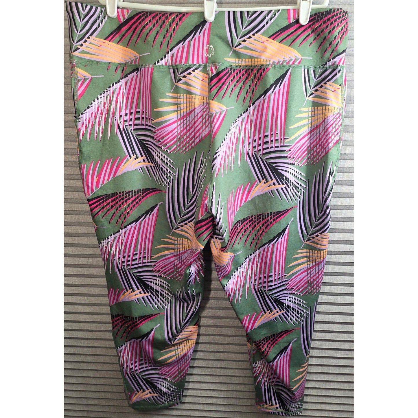 Pro Player Capris Leggings PLus Size 3X XXX Green Pink Tropical Wicking POckets