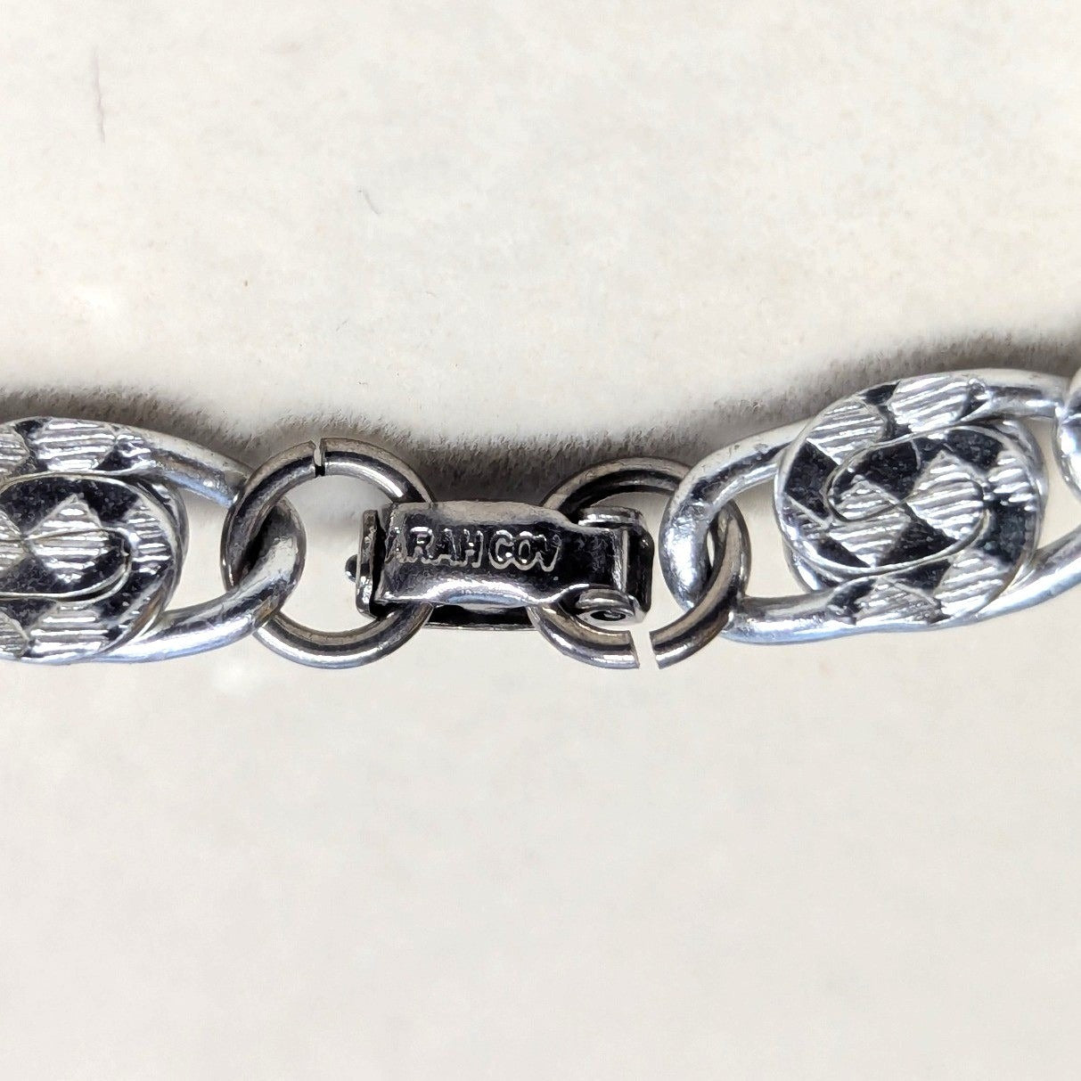 Vtg Sarah Coventry Link Bracelet Silvertone Textured Retro FoldOver Box Clasp