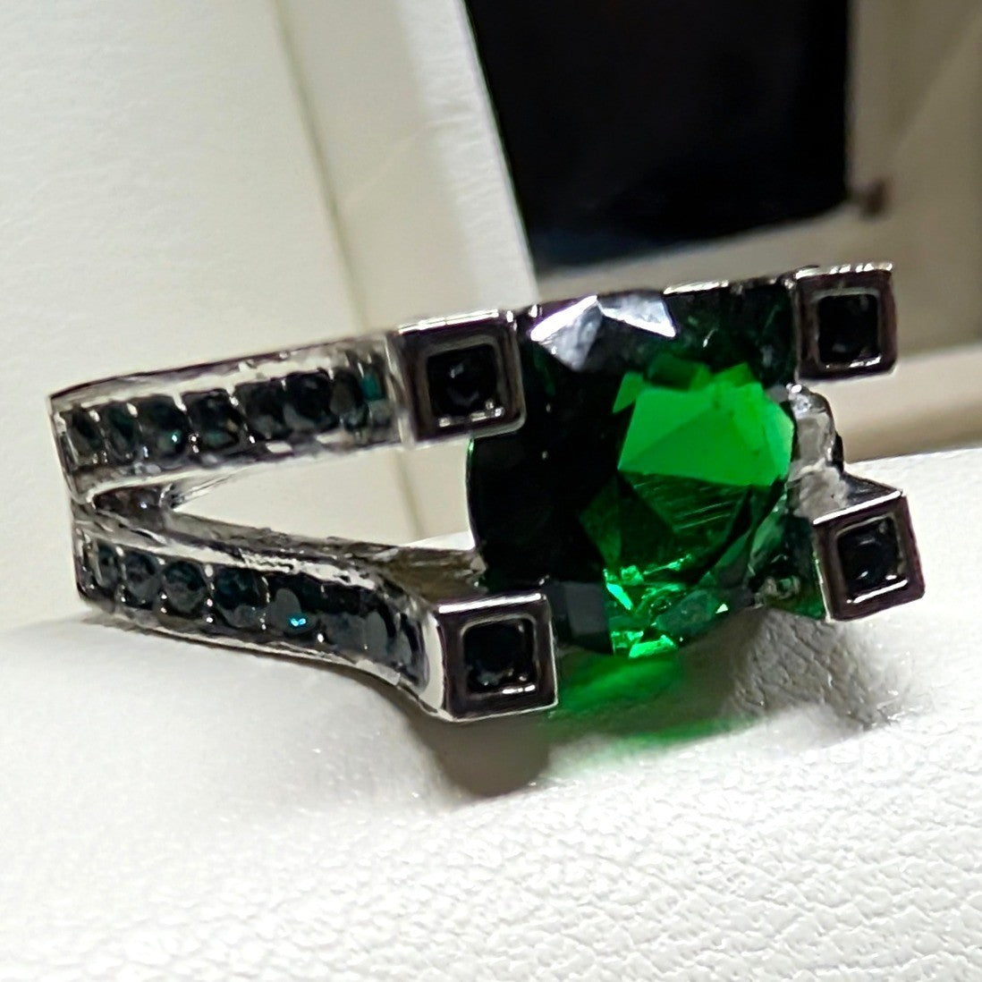 New Green Rhinestones Pave Cushion Cut Ring Size 6 Silver Tone Art Deco Cocktail