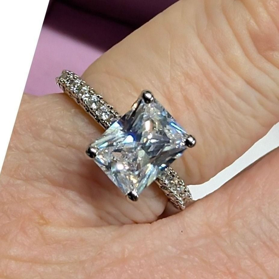 New in Box 14K Gold Radiant Cut Cubic Zirconia Engagement Ring Size 7.25 Pave CZ
