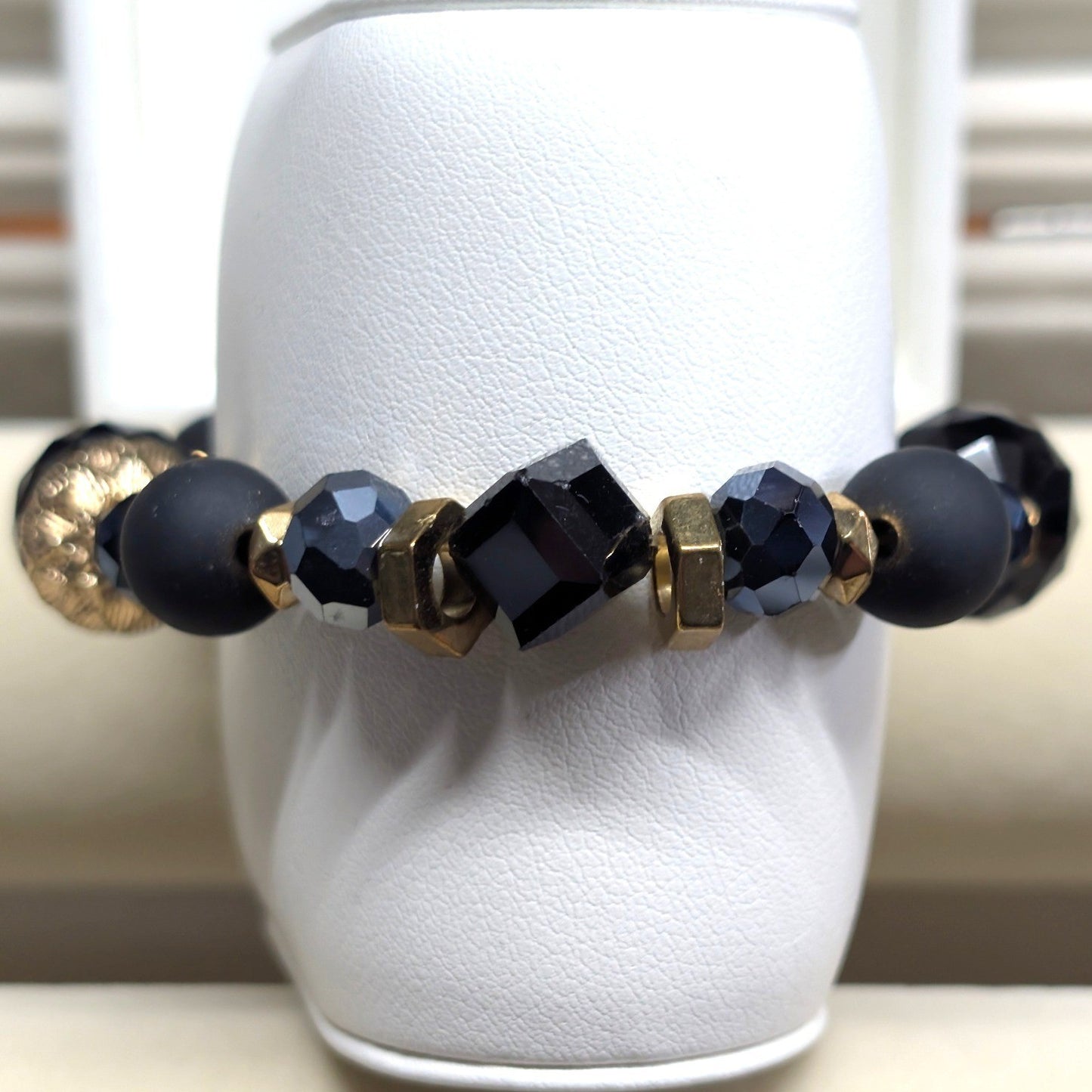 New Beaded Stretch Bracelet Glass Faceted Black Gold Tone Mixed Media Matte Bead
