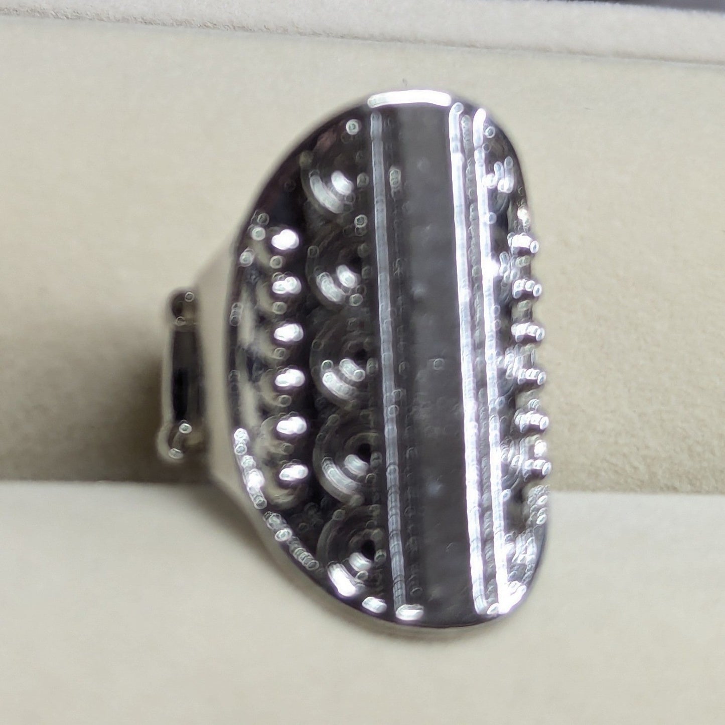 New Ring Silver Tone Oval Textured Stretch Band Boho Peasant