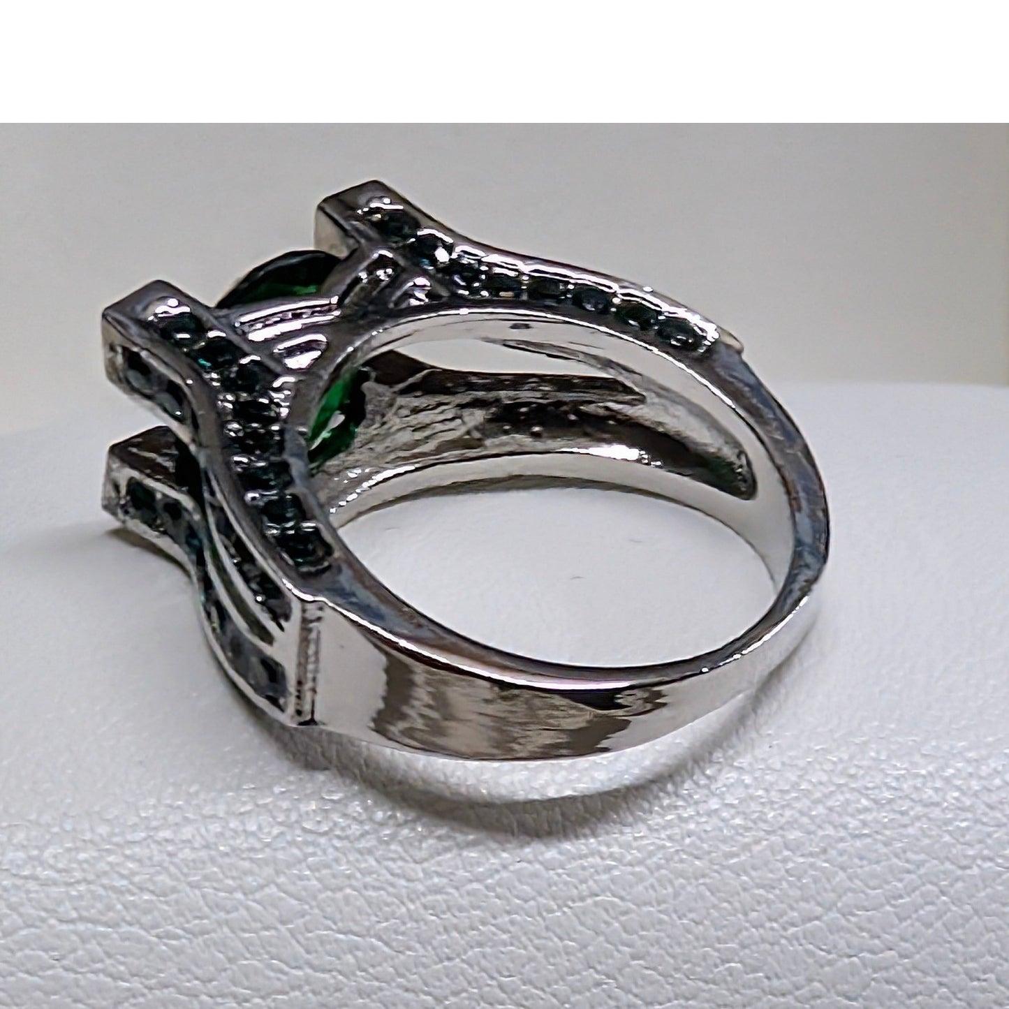 New Green Rhinestones Pave Cushion Cut Ring Size 6 Silver Tone Art Deco Cocktail