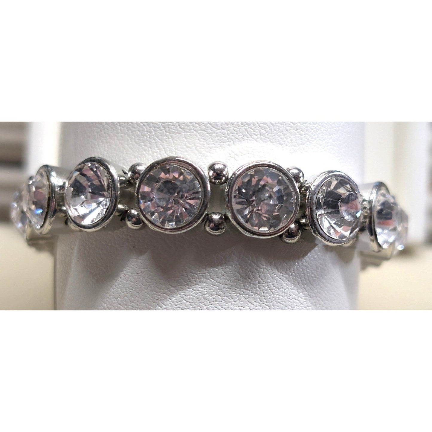 New Clear Crystal Stretch Bracelet SilverTone Rhinestone Bezel Set Round Sparkle