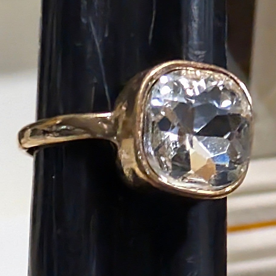 New Cushion Cut Crystal Cocktail Ring Size 8.5 Gold Tone Statement Square