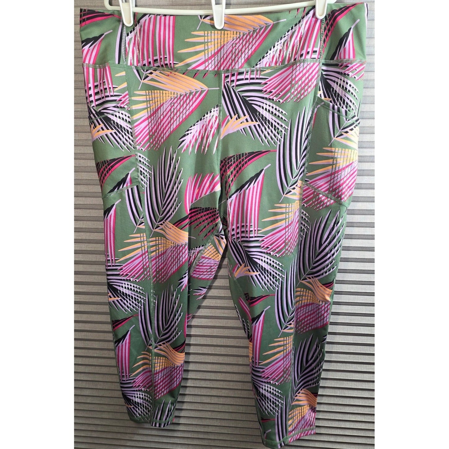 Pro Player Capris Leggings PLus Size 3X XXX Green Pink Tropical Wicking POckets