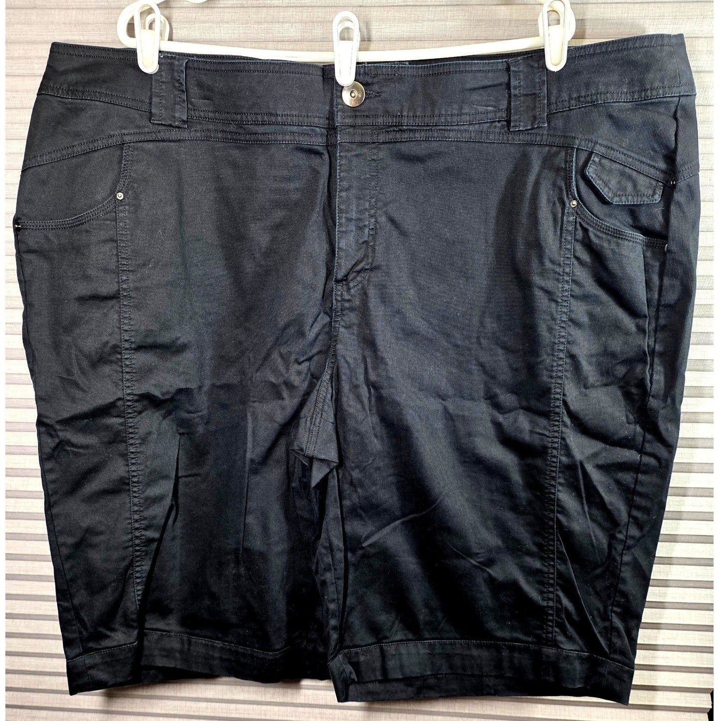 Lane Bryant Venezia Bermuda Shorts Plus Size 26 Black Stretch Textured Pockets