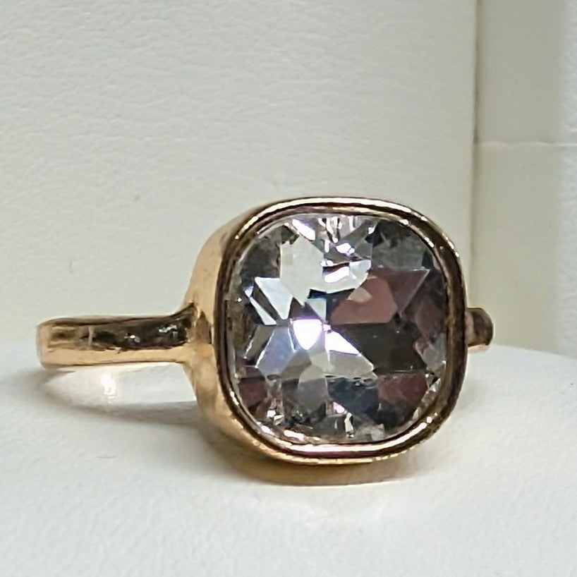 New Cushion Cut Crystal Cocktail Ring Size 8.5 Gold Tone Statement Square