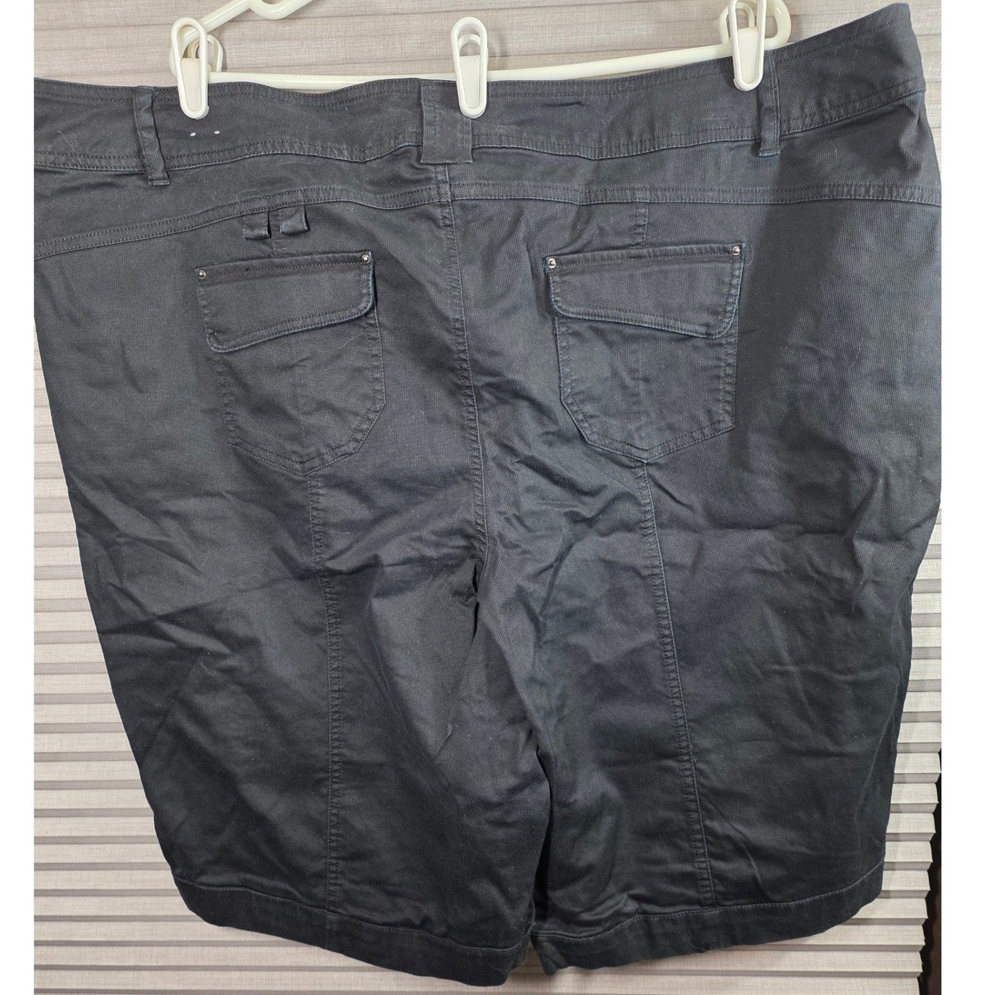 Lane Bryant Venezia Bermuda Shorts Plus Size 26 Black Stretch Textured Pockets