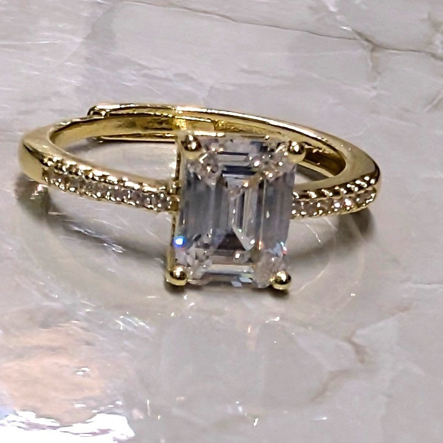 New 14K GP Gold PLated Emerald Cut Cubic Zirconia Ring Size 7 Solitaire Accents