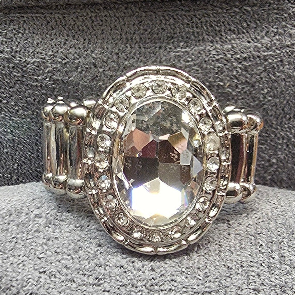 New Oval Clear Rhinestone Stretch Band Ring Silver Tone Statement Cocktail Halo
