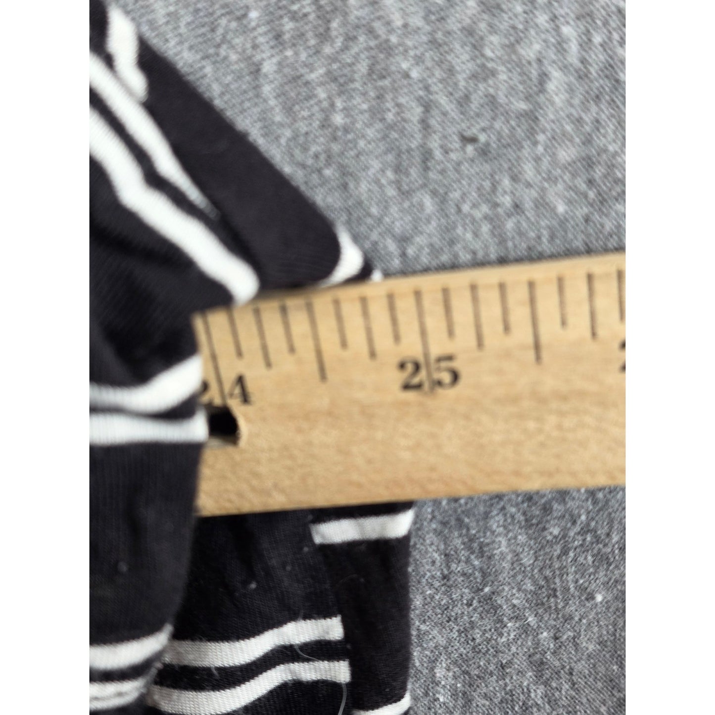 Time and Tru Striped V-Neck T-Shirt Womens XXXL 22 Black White Short Sleeves