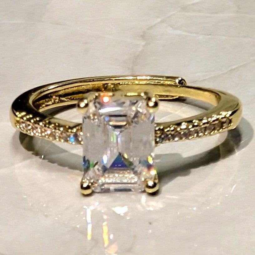 New 14K GP Gold PLated Emerald Cut Cubic Zirconia Ring Size 7 Solitaire Accents