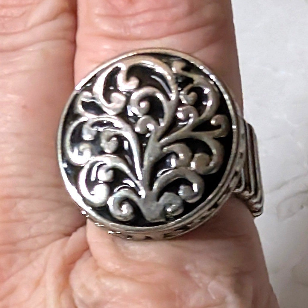 Vintage Stretch Band Ring SilverTone Black Enamel Filigree Scroll Oval Statement