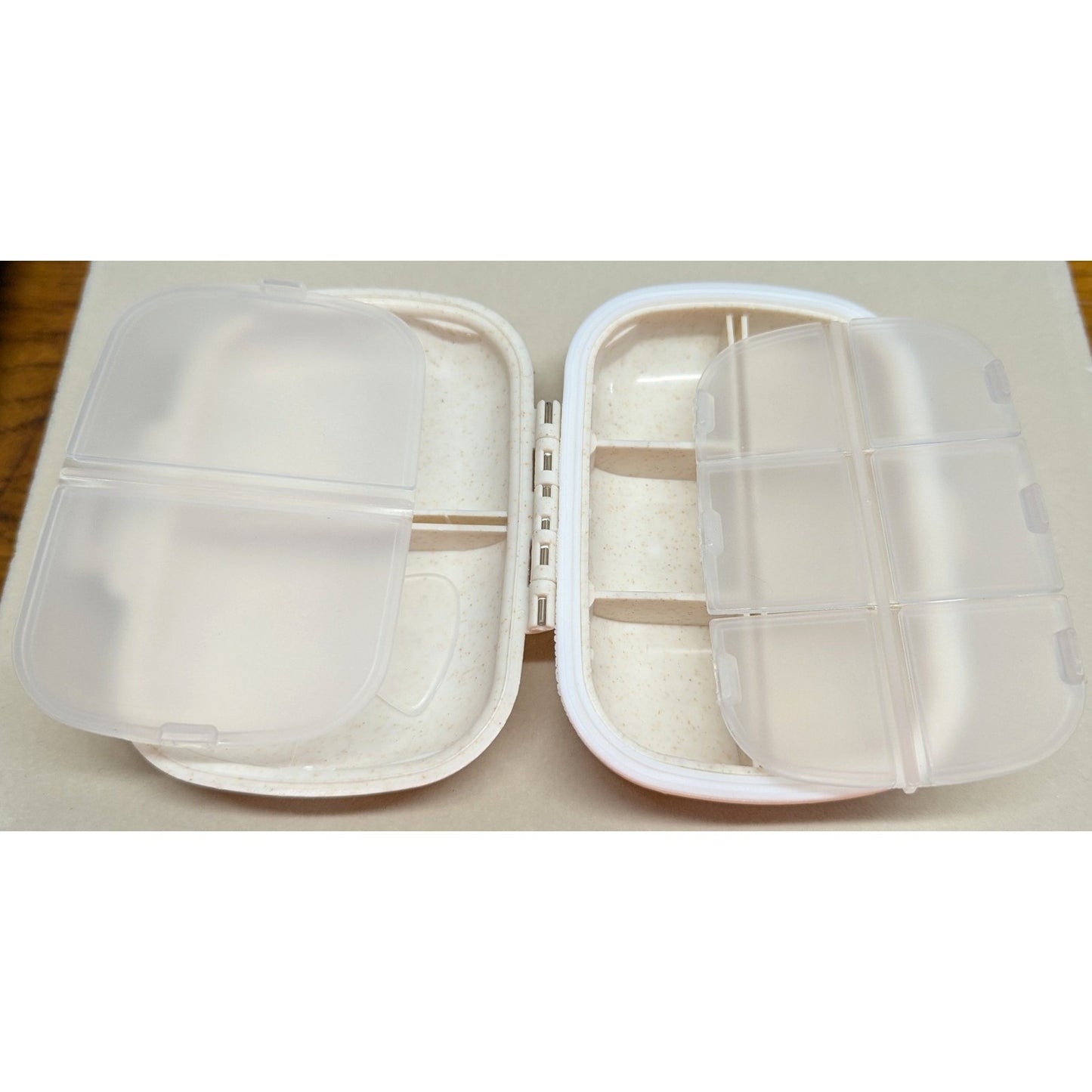 New 8 Compartments Moisture-Proof Pill Holder Organizer Case Travel Storage