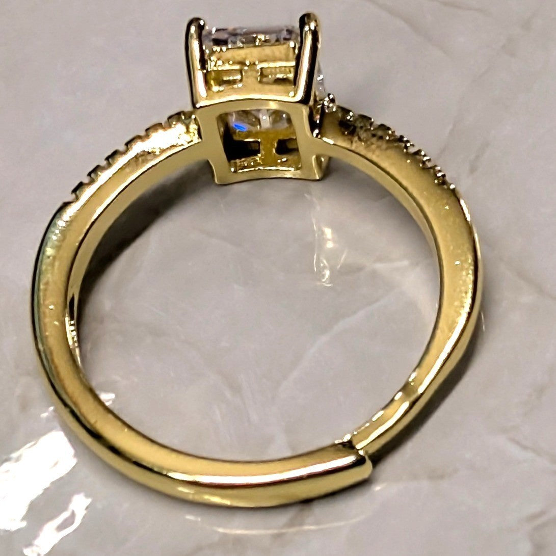 New 14K GP Gold PLated Emerald Cut Cubic Zirconia Ring Size 7 Solitaire Accents