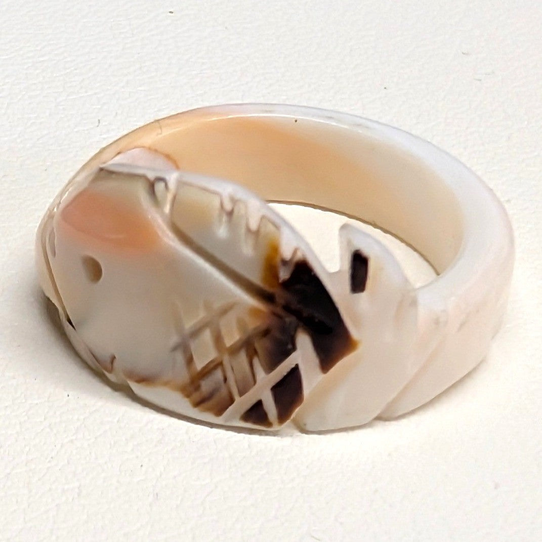 Vtg Hand Carved Shell Fish Ring Sz 4.25 Cream Brown Nautical Band Beach Jewelry