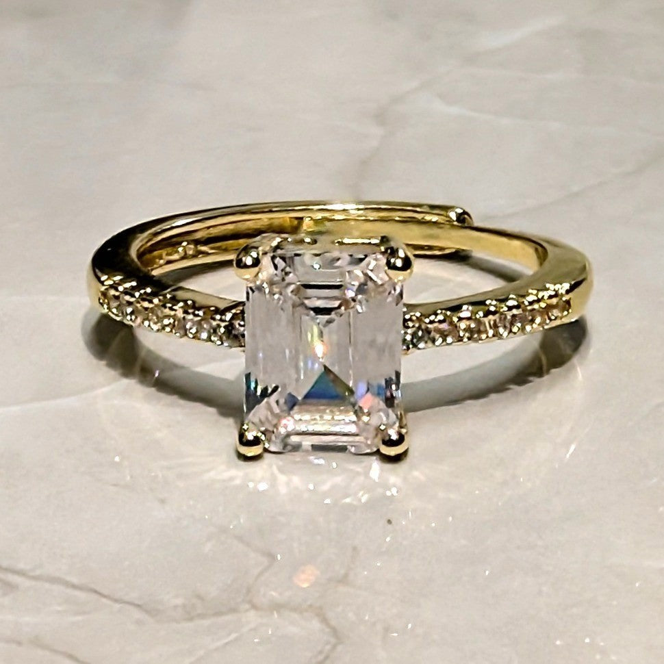 New 14K GP Gold PLated Emerald Cut Cubic Zirconia Ring Size 7 Solitaire Accents