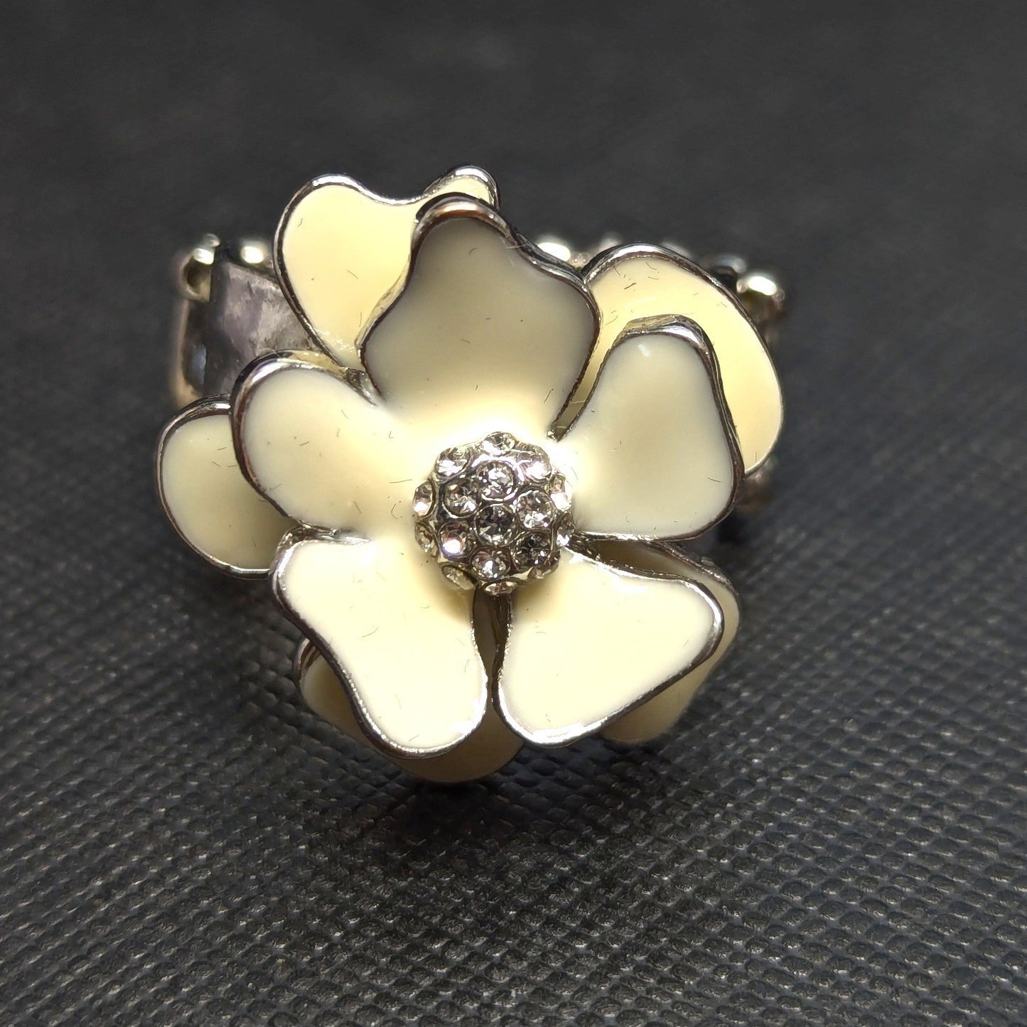 New Flower Ring Off White Enamel Silver Tone Stretch Band Enamel Rhinestones