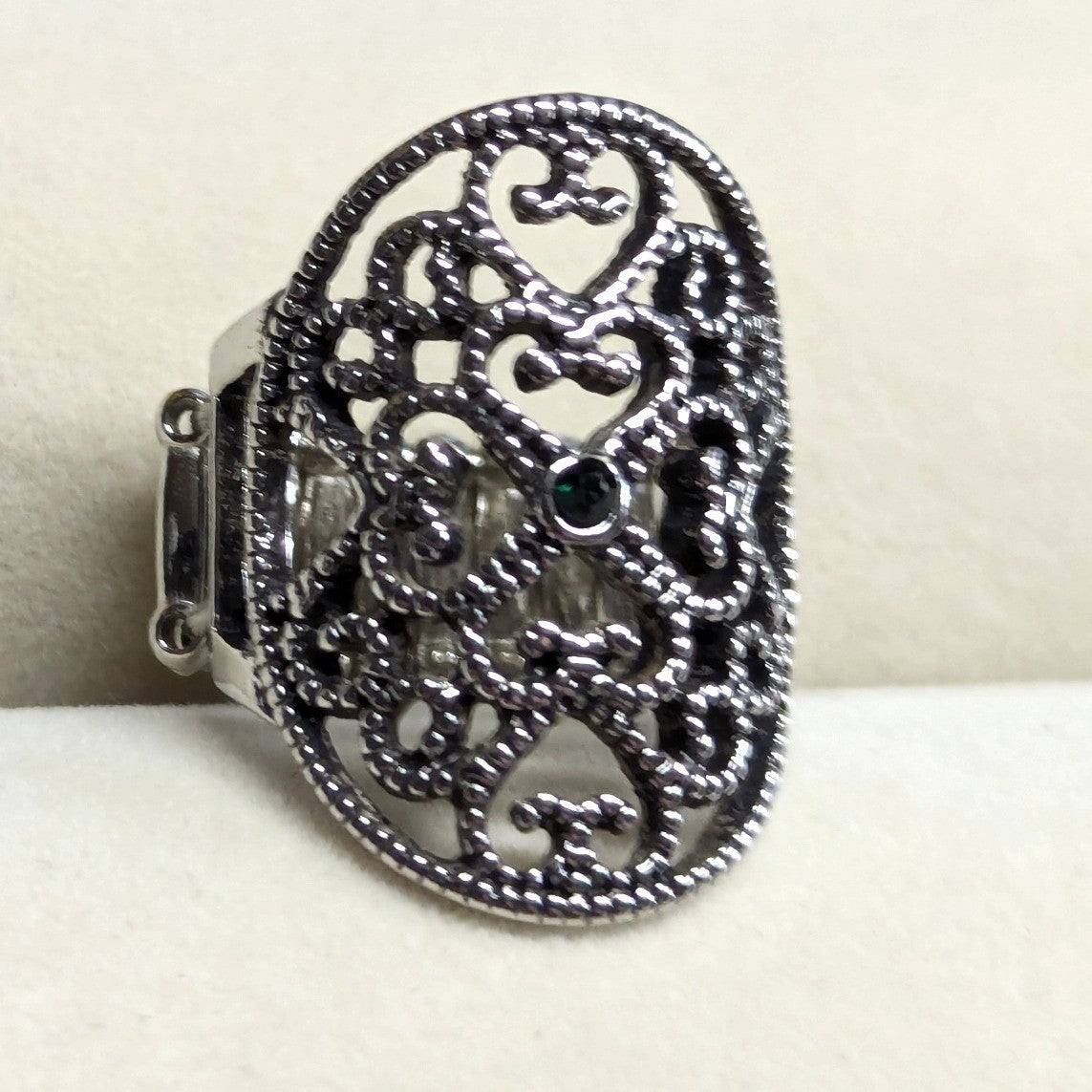 New Filigree Shield Ring SilverTone Green Rhinestone Stretch Band Plus Size Oval