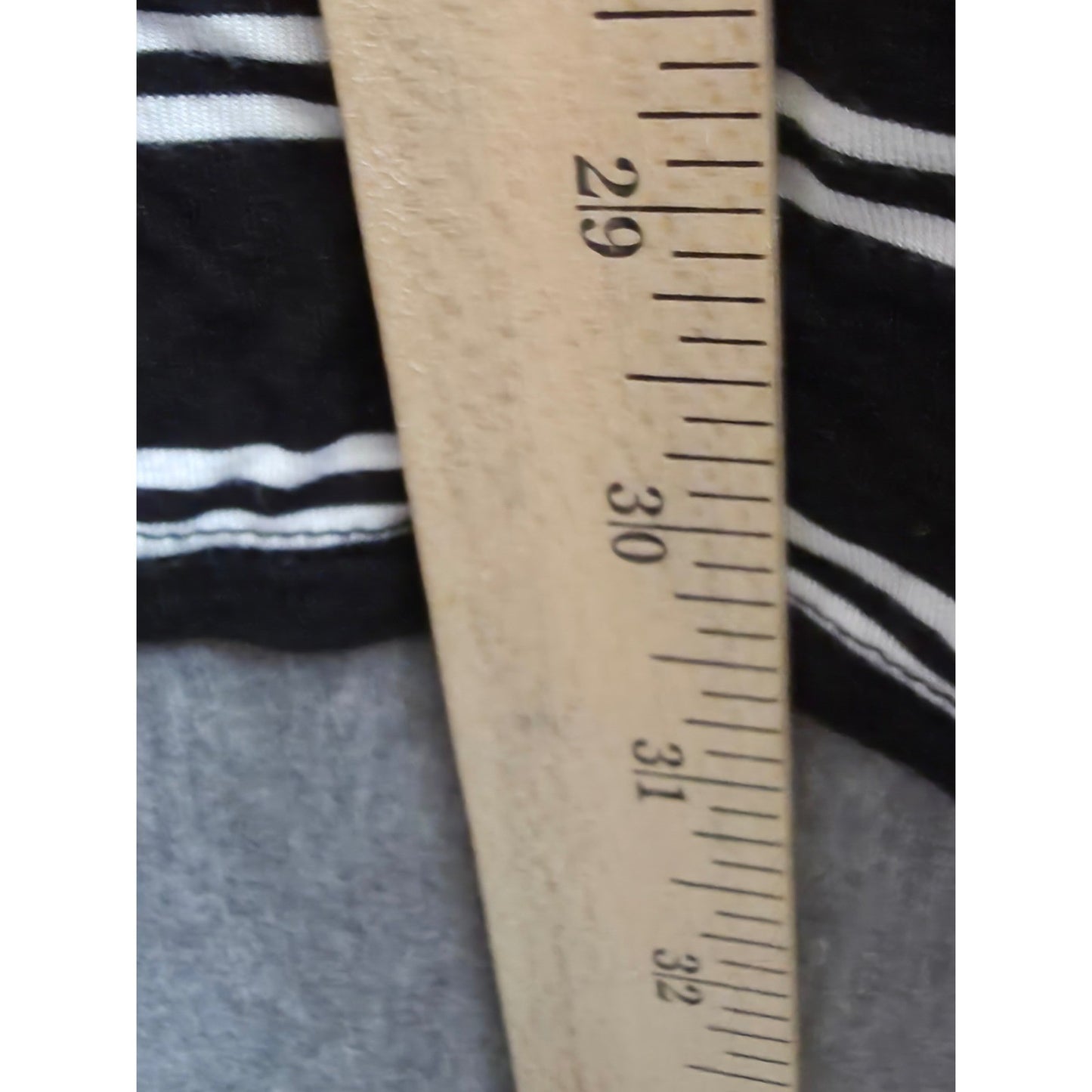 Time and Tru Striped V-Neck T-Shirt Womens XXXL 22 Black White Short Sleeves