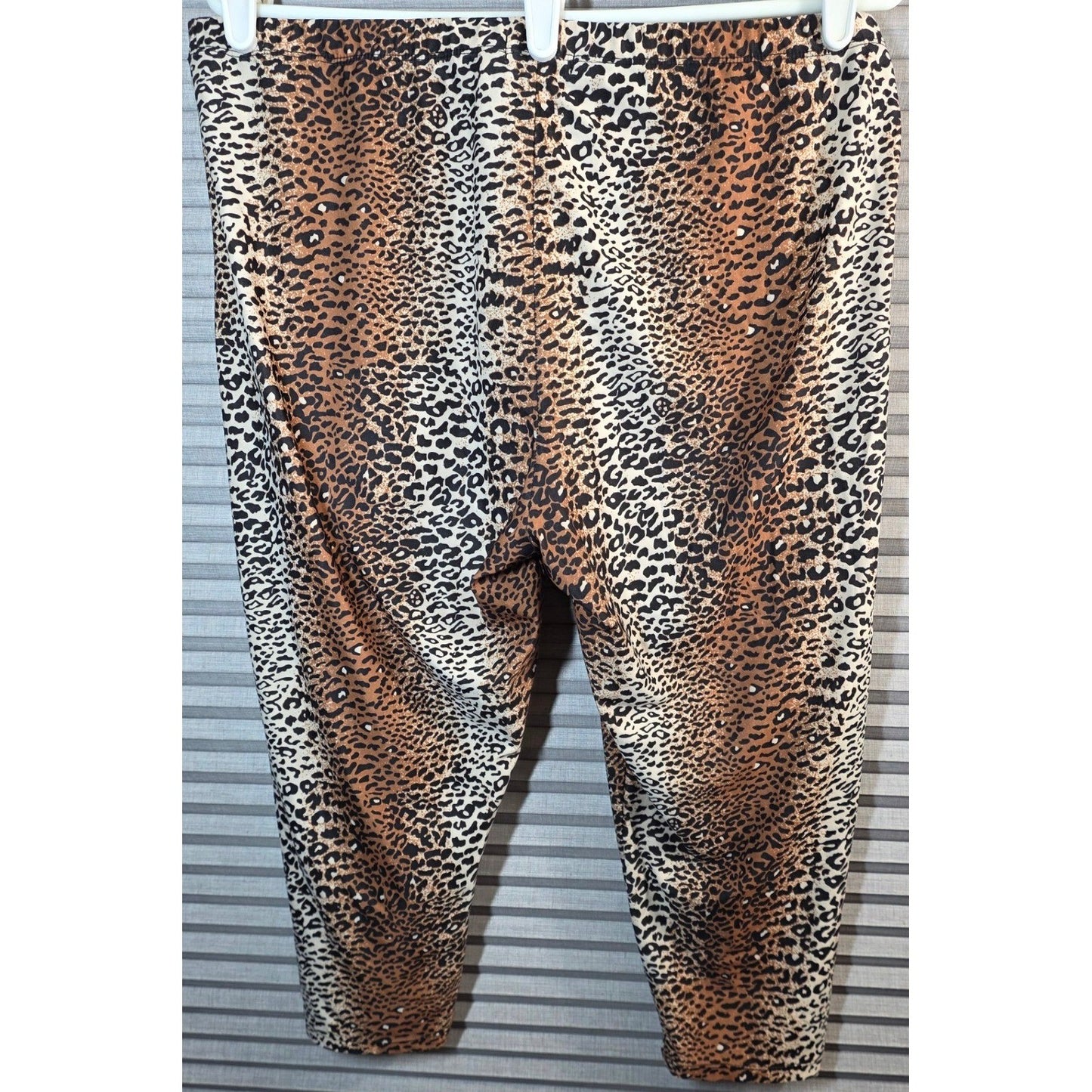 Just One Leopard Capris Cropped Leggings PLus Size 2X XX Brown Big Cat Kitty
