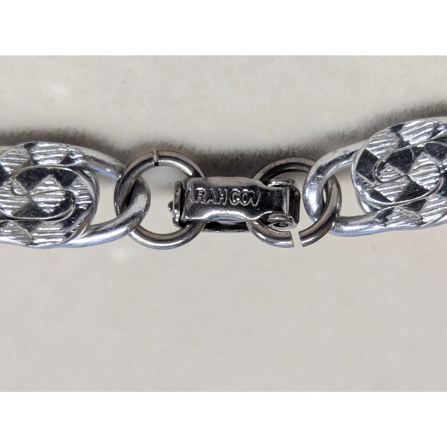 Vtg Sarah Coventry Link Bracelet Silvertone Textured Retro FoldOver Box Clasp