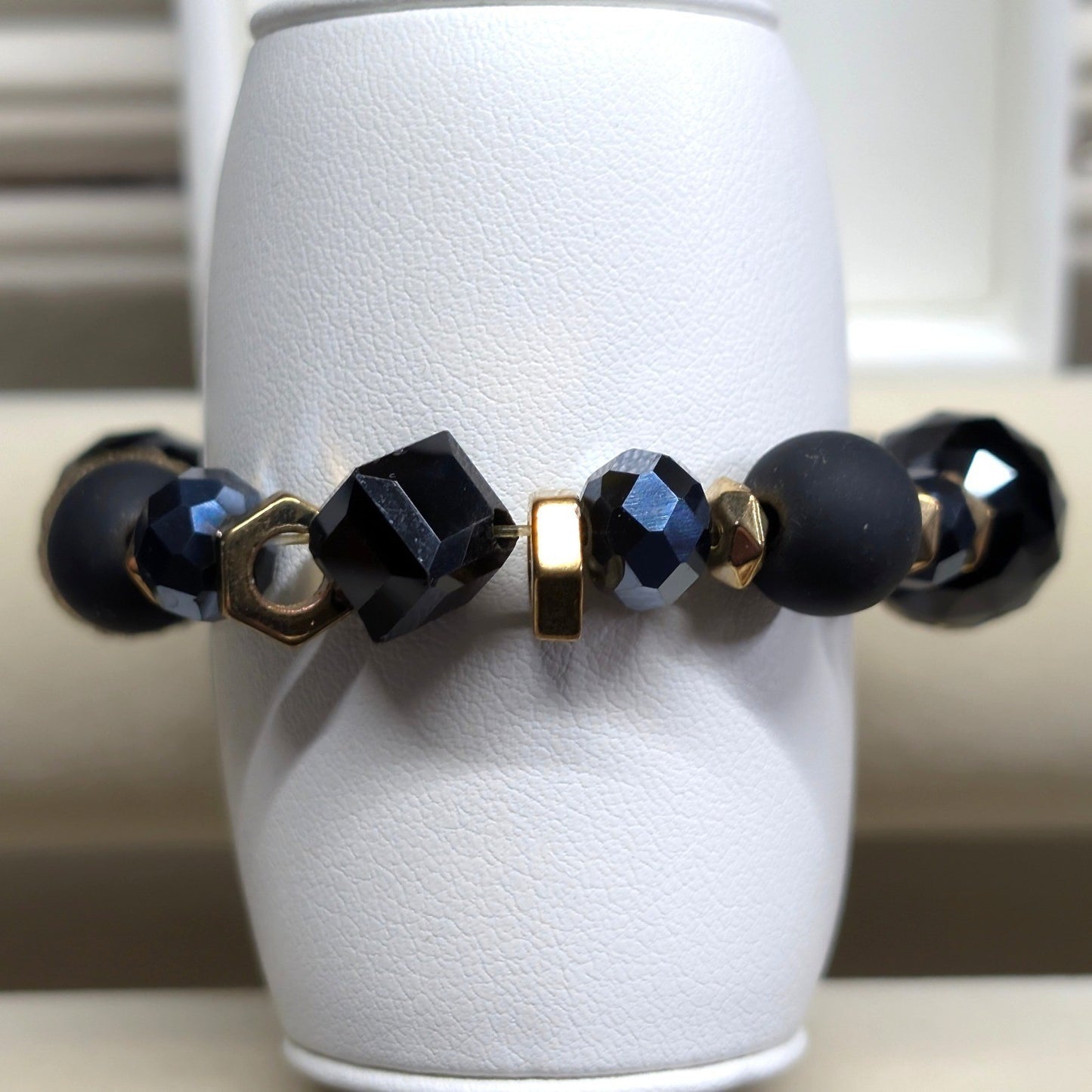 New Beaded Stretch Bracelet Glass Faceted Black Gold Tone Mixed Media Matte Bead