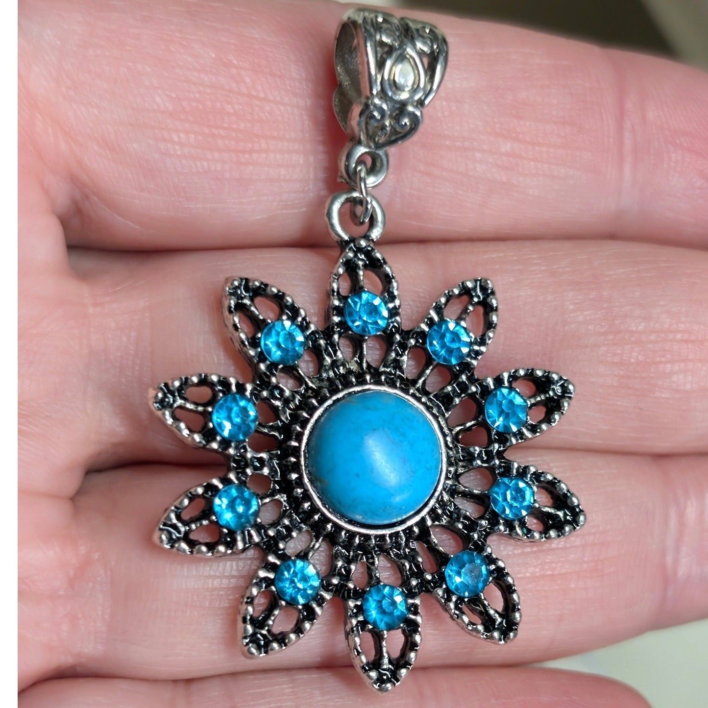 Vintage New Faux Turquoise Flower Pendant Teal Blue Silver Tone Rhinestone Boho