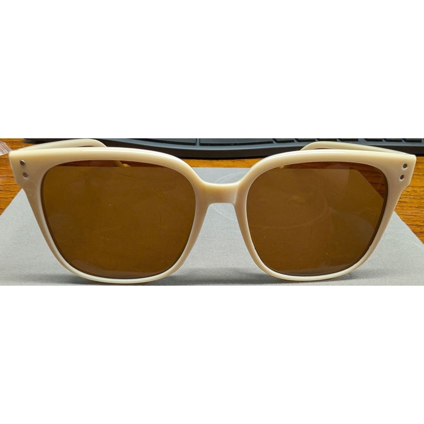 Vtg New Square Frame Sunglasses Womens Cream Brown Tinted Lens Retro Oversized