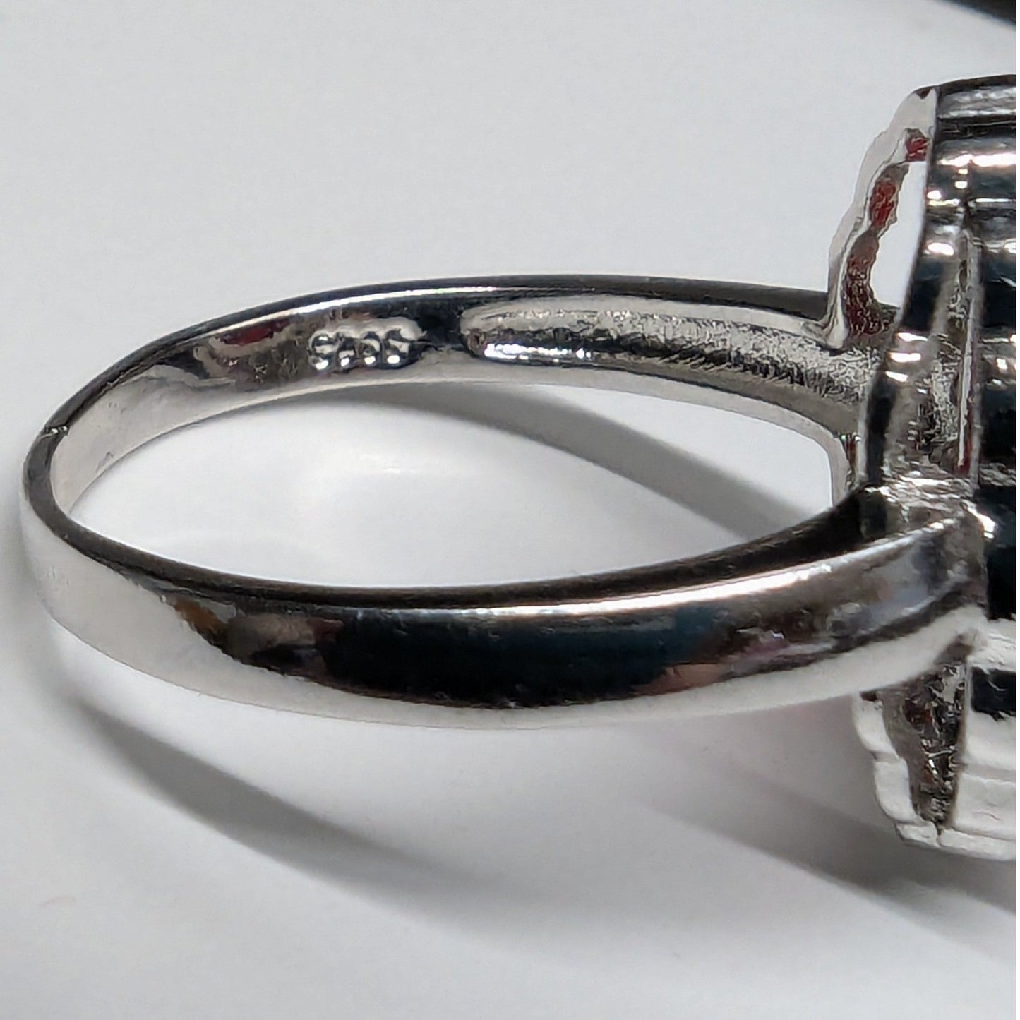 New 925 Marked Red Stone Halo Ring Plus Size 9.5 SilverTone Oval Rhinestones