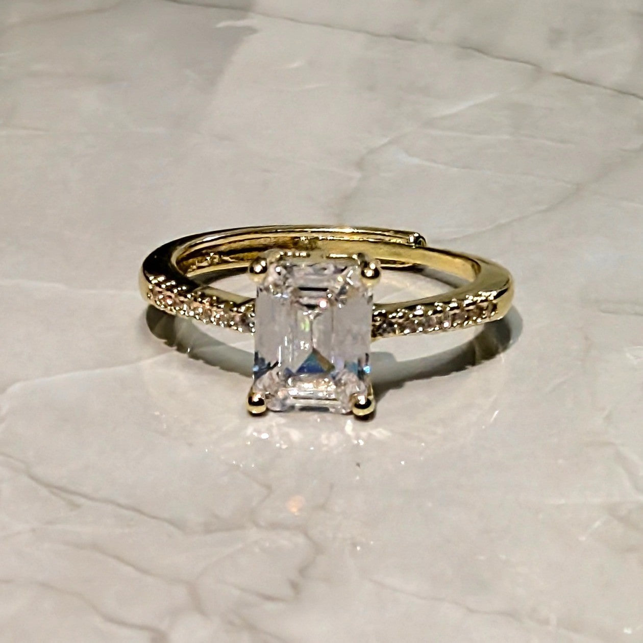 New 14K GP Gold PLated Emerald Cut Cubic Zirconia Ring Size 7 Solitaire Accents