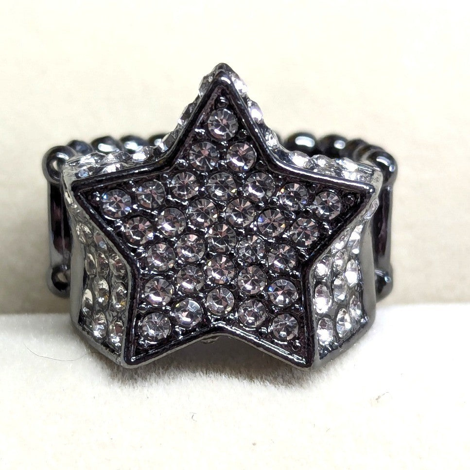 New Star Clear Rhinestone Ring Black Gunmetal Stretch Band Pave