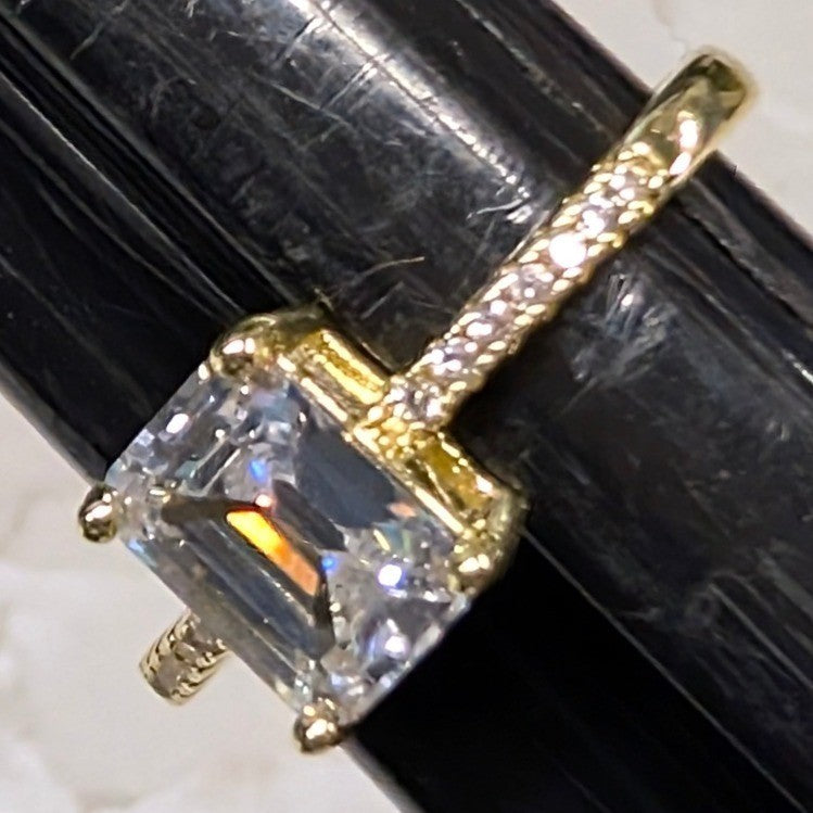 New 14K GP Gold PLated Emerald Cut Cubic Zirconia Ring Size 7 Solitaire Accents