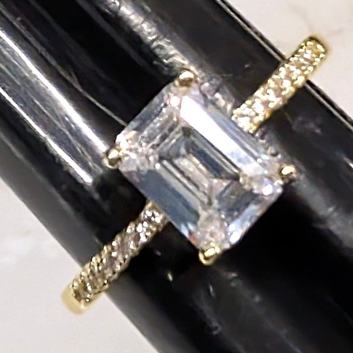 New 14K GP Gold PLated Emerald Cut Cubic Zirconia Ring Size 7 Solitaire Accents