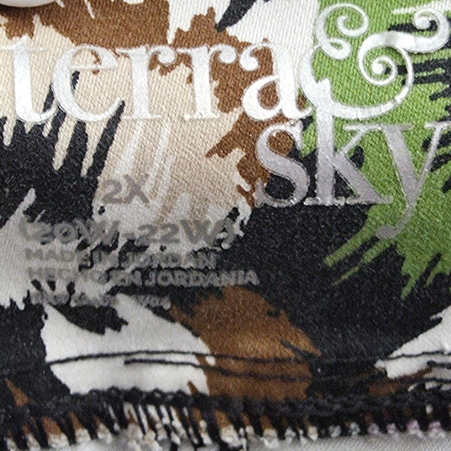 Terra & Sky Capris Bermuda Shorts 2X XX Abstract Stretch Cropped Pants Pull On